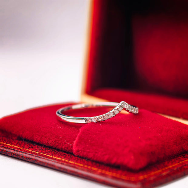bd007 14k white gold band ring T:1.35 g, D:0.11 ct