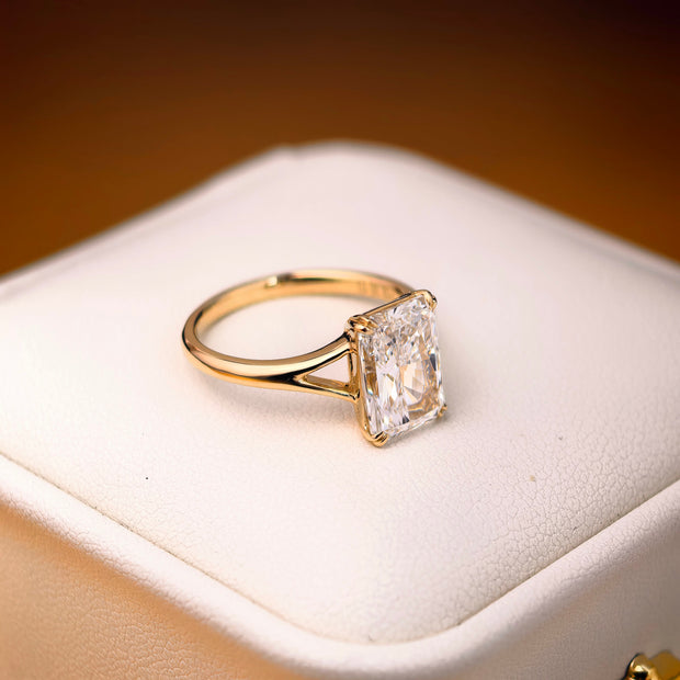 rt003 14K Yellow Gold 3.03 Carat Radiant Cut Lab-Grown Diamond E VVS2 Solitaire Ring