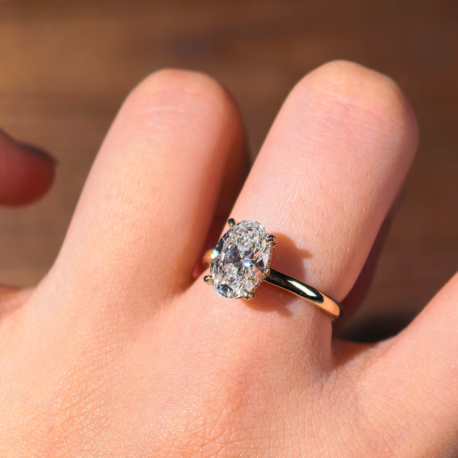 ol005 14K Yellow Gold 2.00 Carat Oval Cut Lab-Grown Diamond E VVS2 Hidden Halo Ring