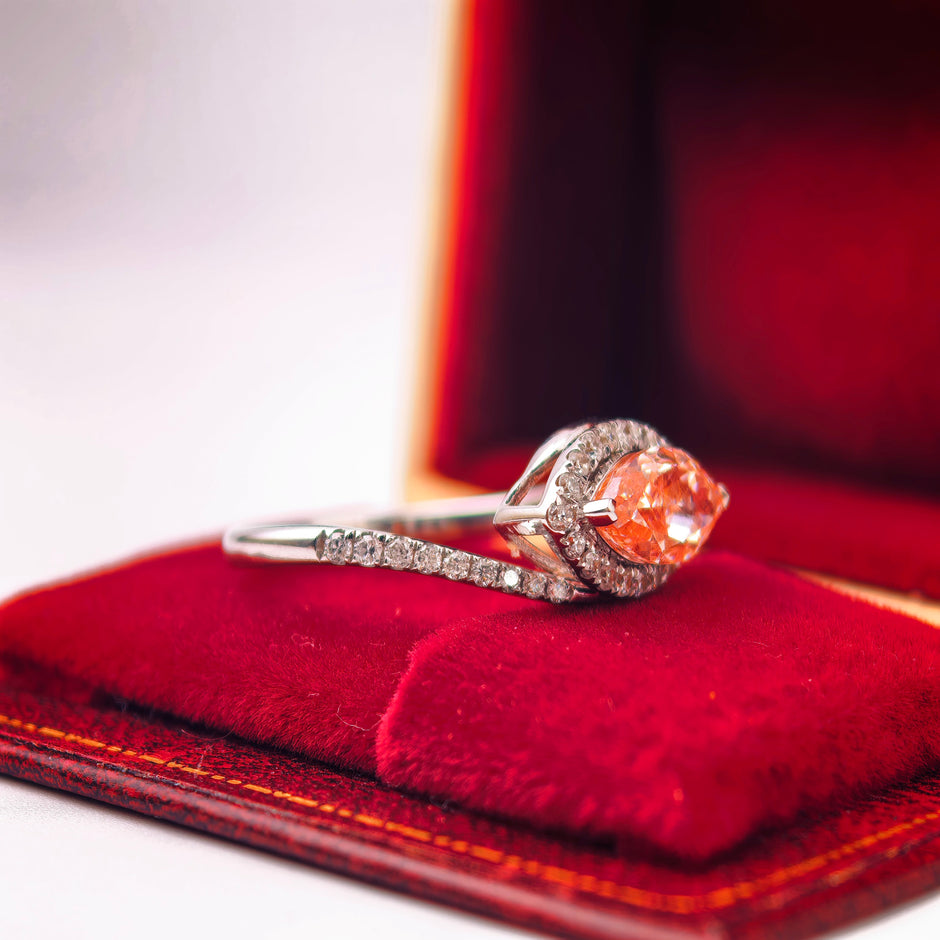 me006 14K White Gold 1.52 Carat Marquise Cut Lab-Grown Diamond E Pink Halo Ring