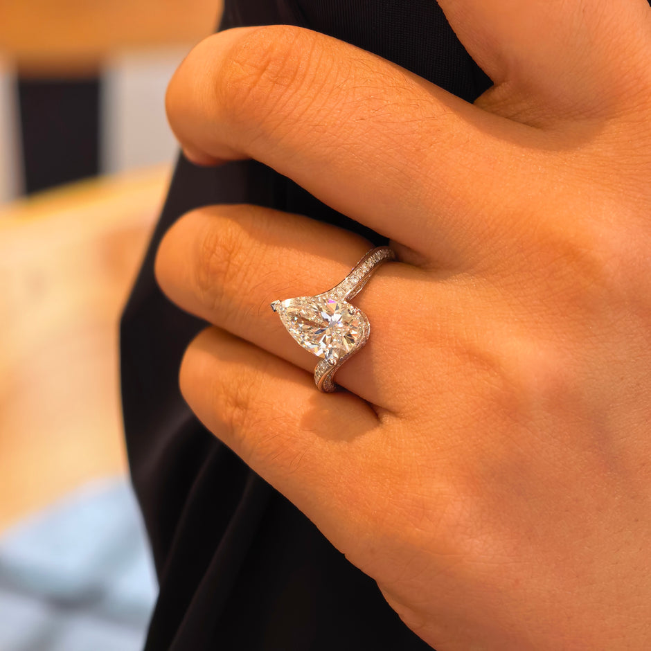 14K White Gold 2.04 Carat Pear Shape Lab-Grown Diamond E VVS2 Ring