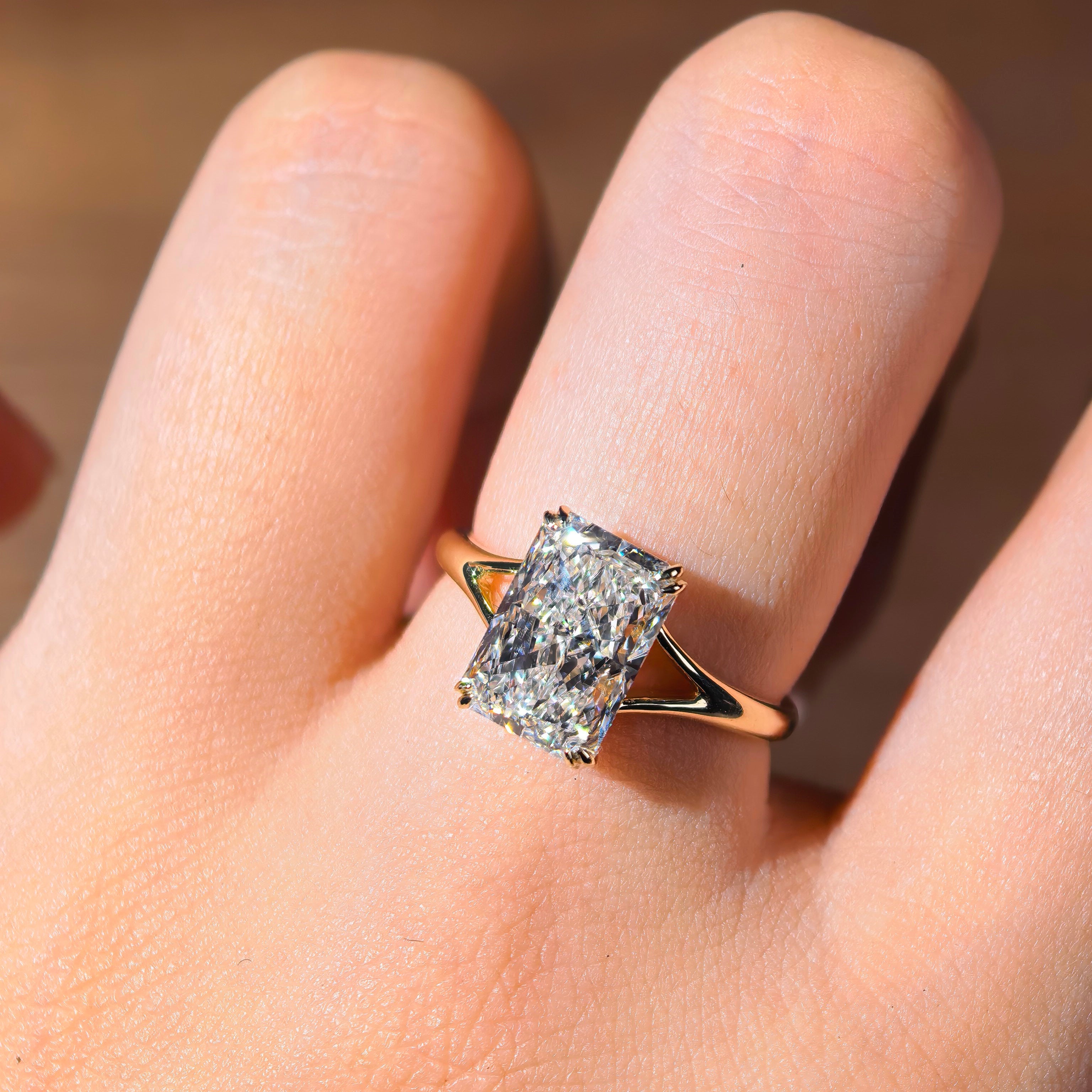 rt003 14K Yellow Gold 3.03 Carat Radiant Cut Lab-Grown Diamond E VVS2 Solitaire Ring
