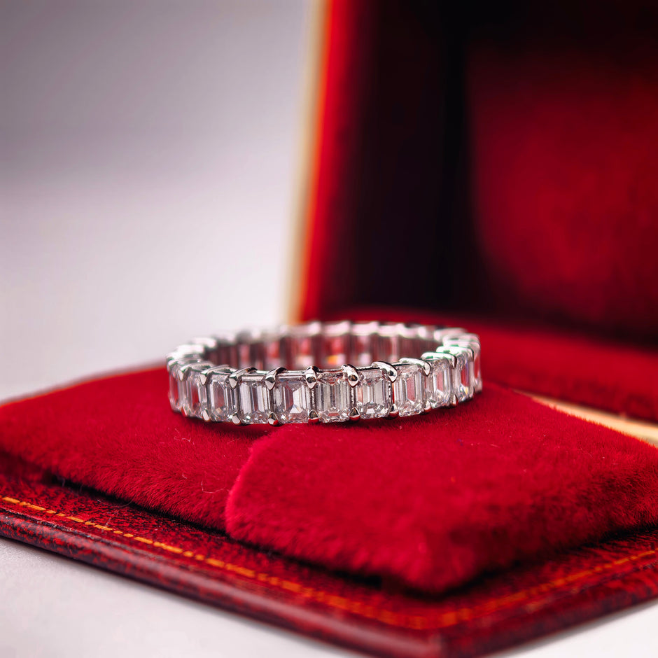 bd011 14k white gold band ring T:2.63 g, D:2.65 ct