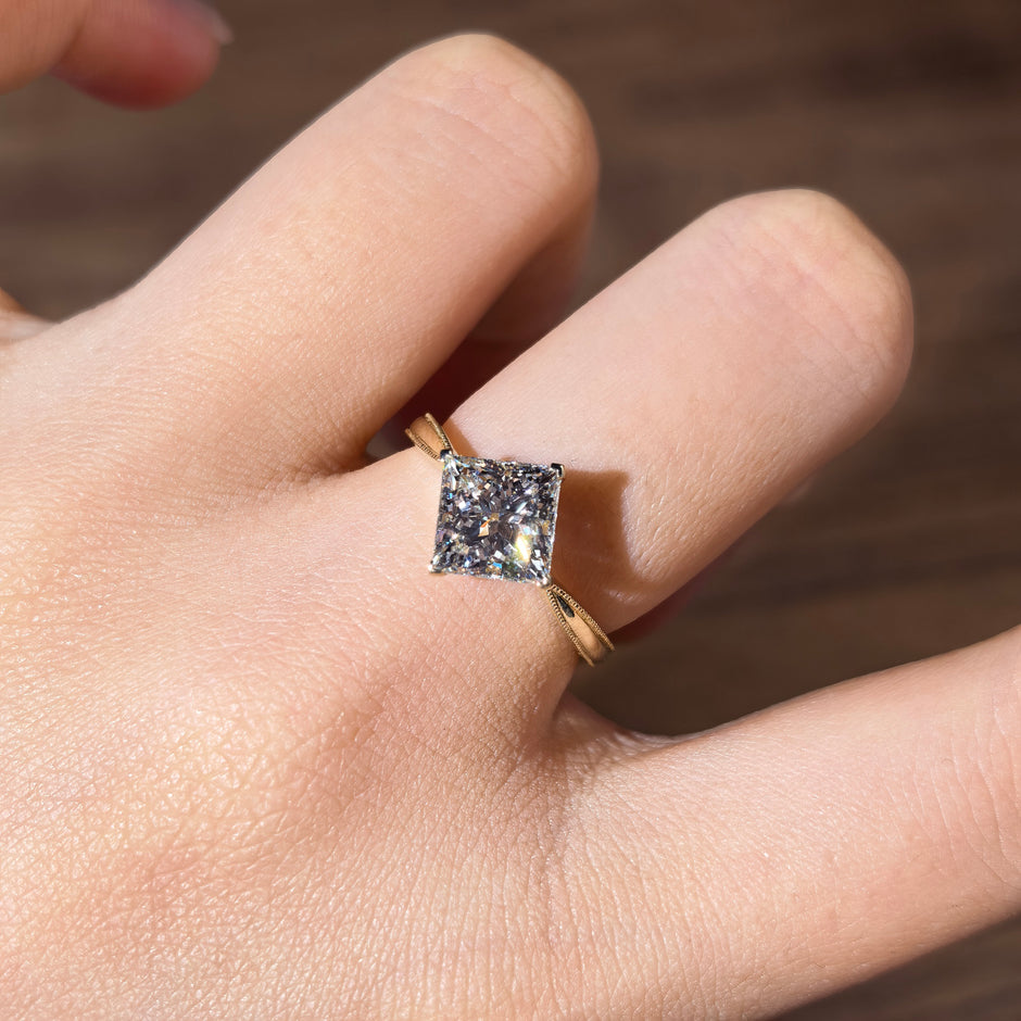 ps002 14K Yellow Gold 2.08 Carat Princess Cut Lab-Grown Diamond E VVS2 Solitaire Ring