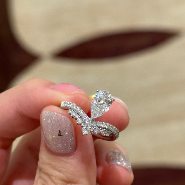 private link for iheart.bandzz,1ct E color VVS2 pear cut diamond with yellow gold band, size 5