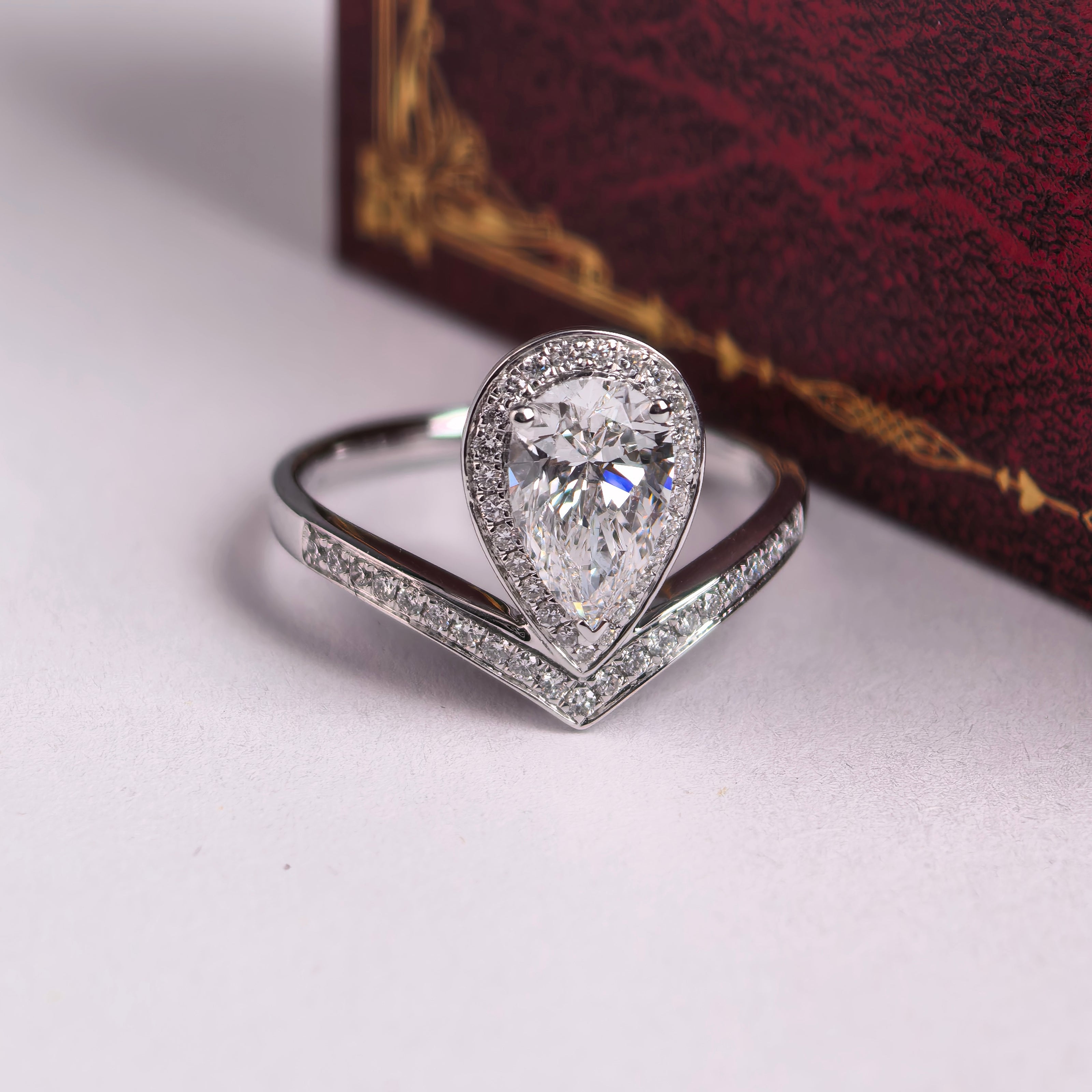 14K White Gold 1.03 Carat Pear Shape Lab-Grown Diamond E VVS2 Ring with Diamond Halo
