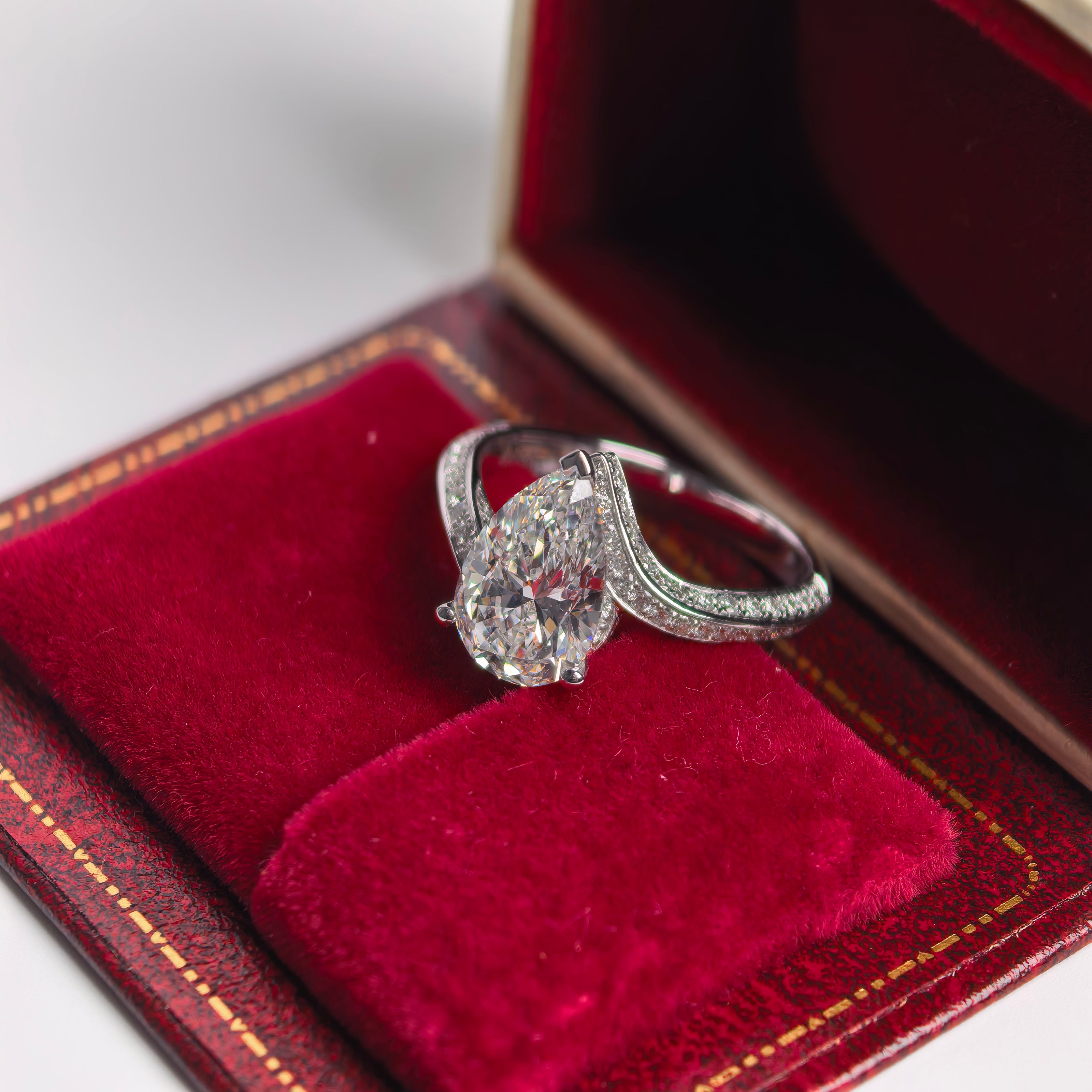 14K White Gold 2.04 Carat Pear Shape Lab-Grown Diamond E VVS2 Ring