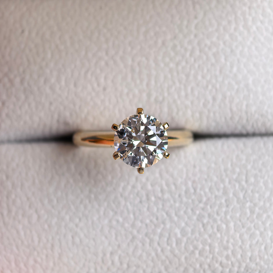 14k Gold 2.02 Carat Round Brilliant Cut Lab-Grown Diamond E VVS2 Solitaire Ring
