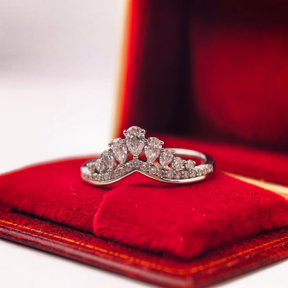 bd012 14k white gold band ring T:3.19 g, D:0.28 ct