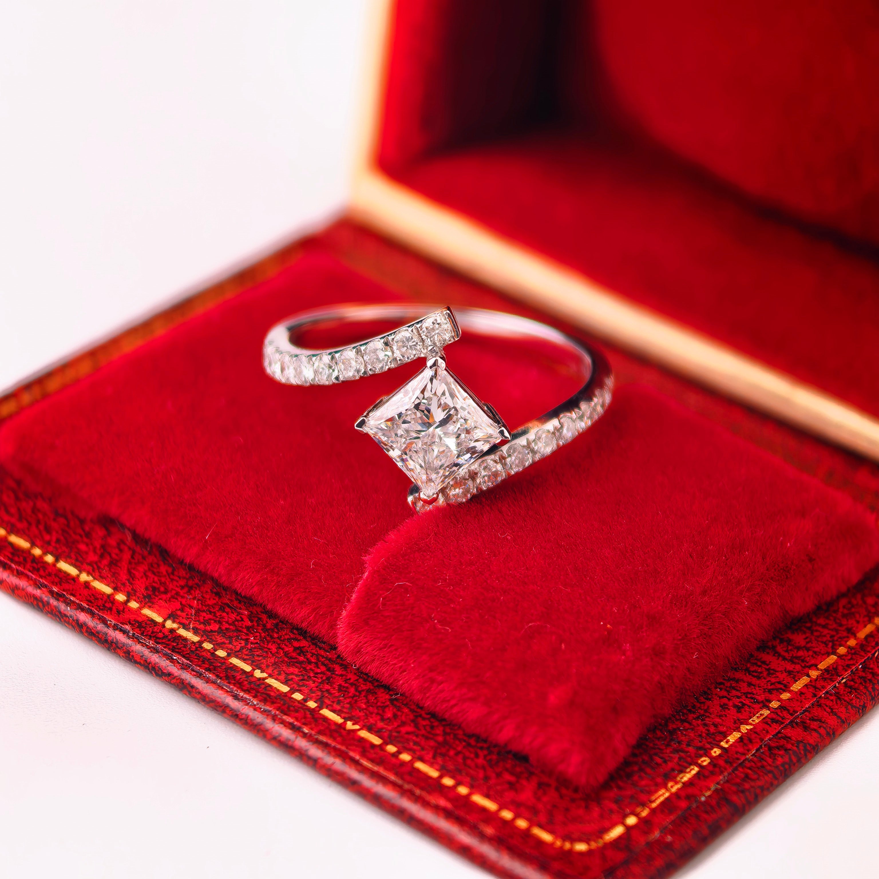 ps004 14K White Gold 1.01 Carat Princess Cut Lab-Grown Diamond E VVS2 Ring