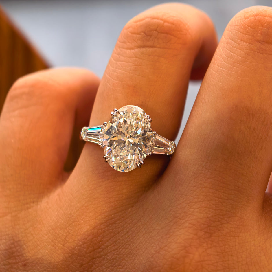 14k Gold 4.03 Carat Oval Cut Lab-Grown Diamond E VVS2 Three-Stone Ring