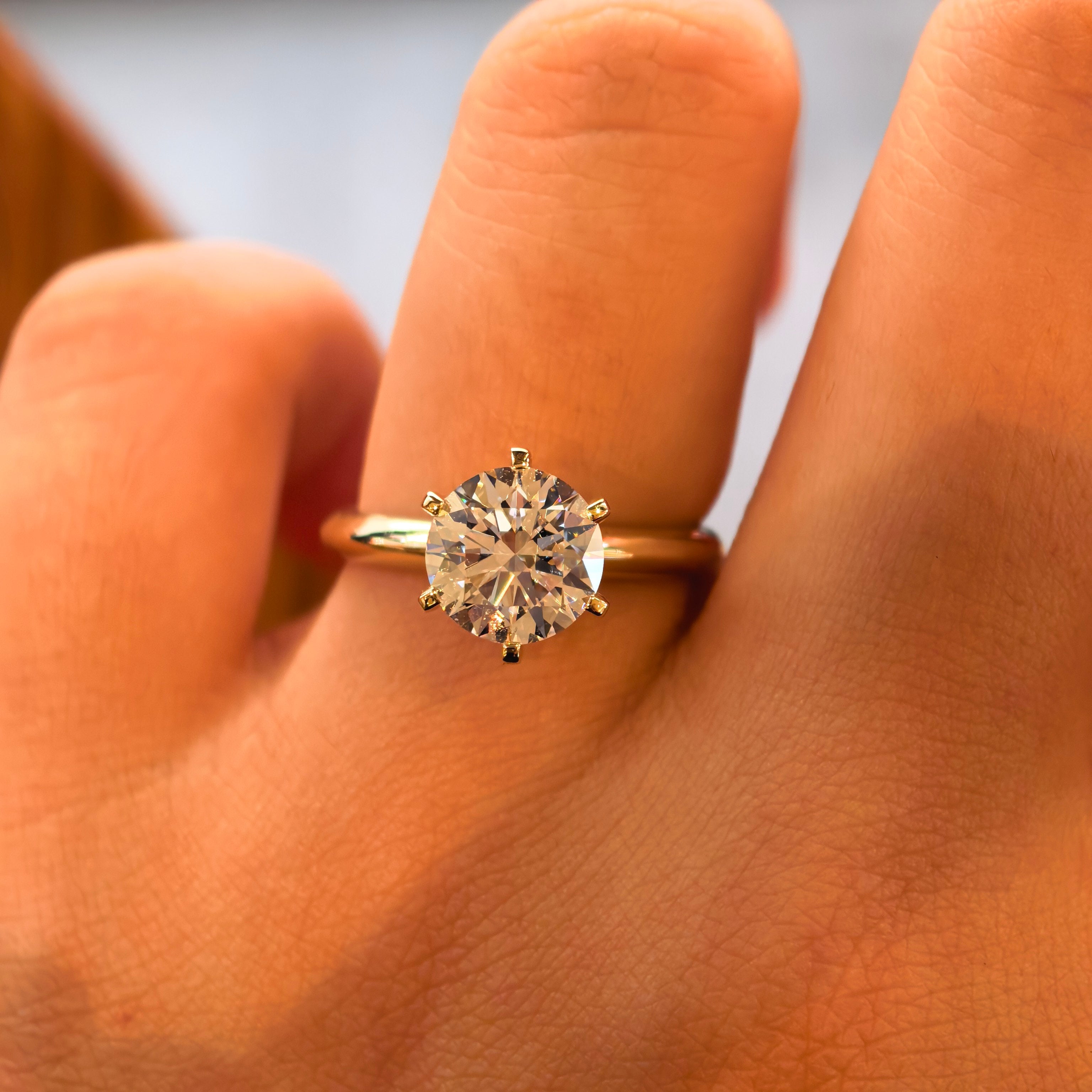 14k Gold 2.02 Carat Round Brilliant Cut Lab-Grown Diamond E VVS2 Solitaire Ring