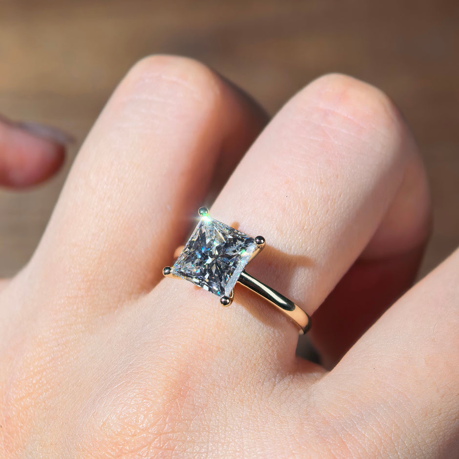 ps001 14K Yellow Gold 3.00 Carat Princess Cut Lab-Grown Diamond E VVS2 Solitaire Ring
