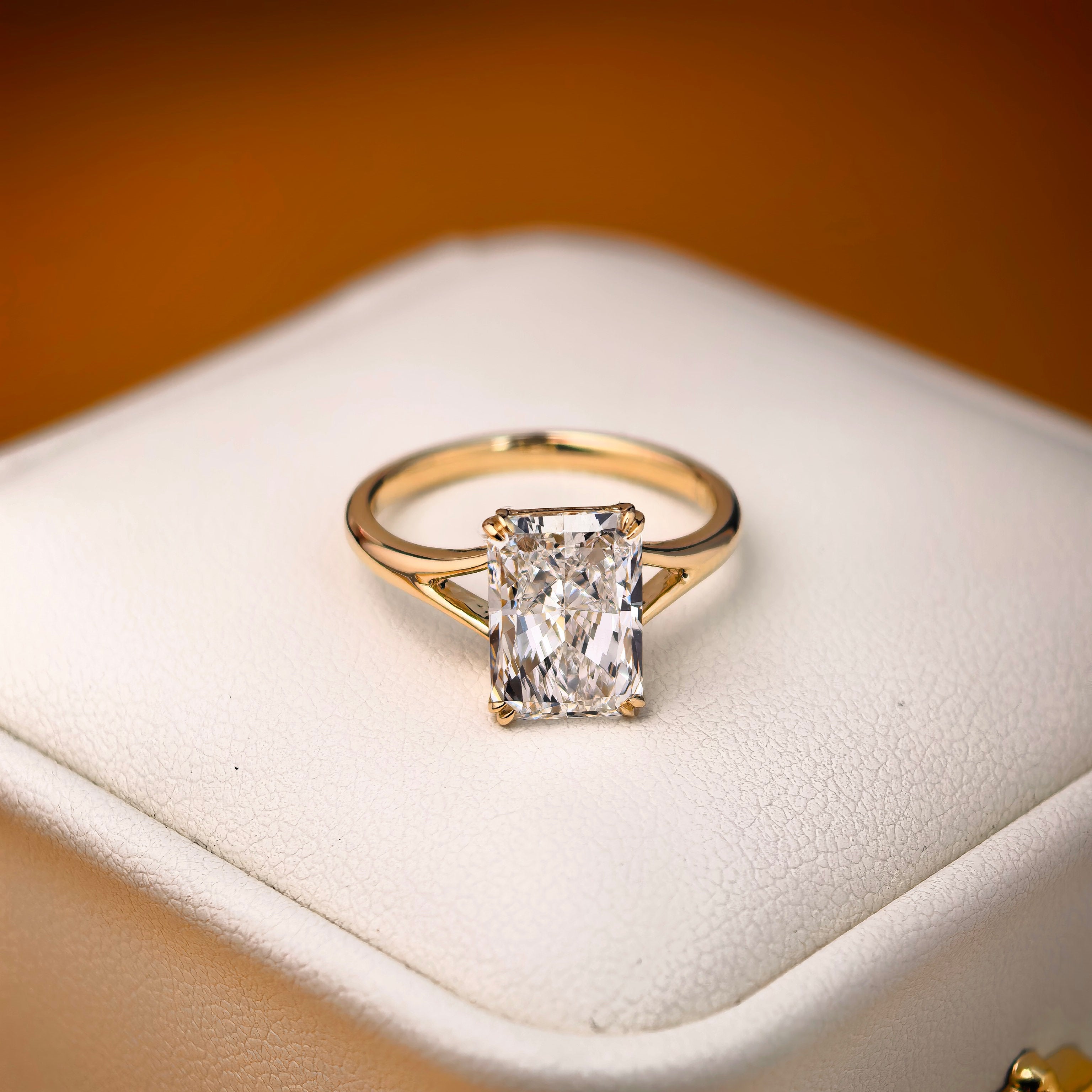 rt003 14K Yellow Gold 3.03 Carat Radiant Cut Lab-Grown Diamond E VVS2 Solitaire Ring