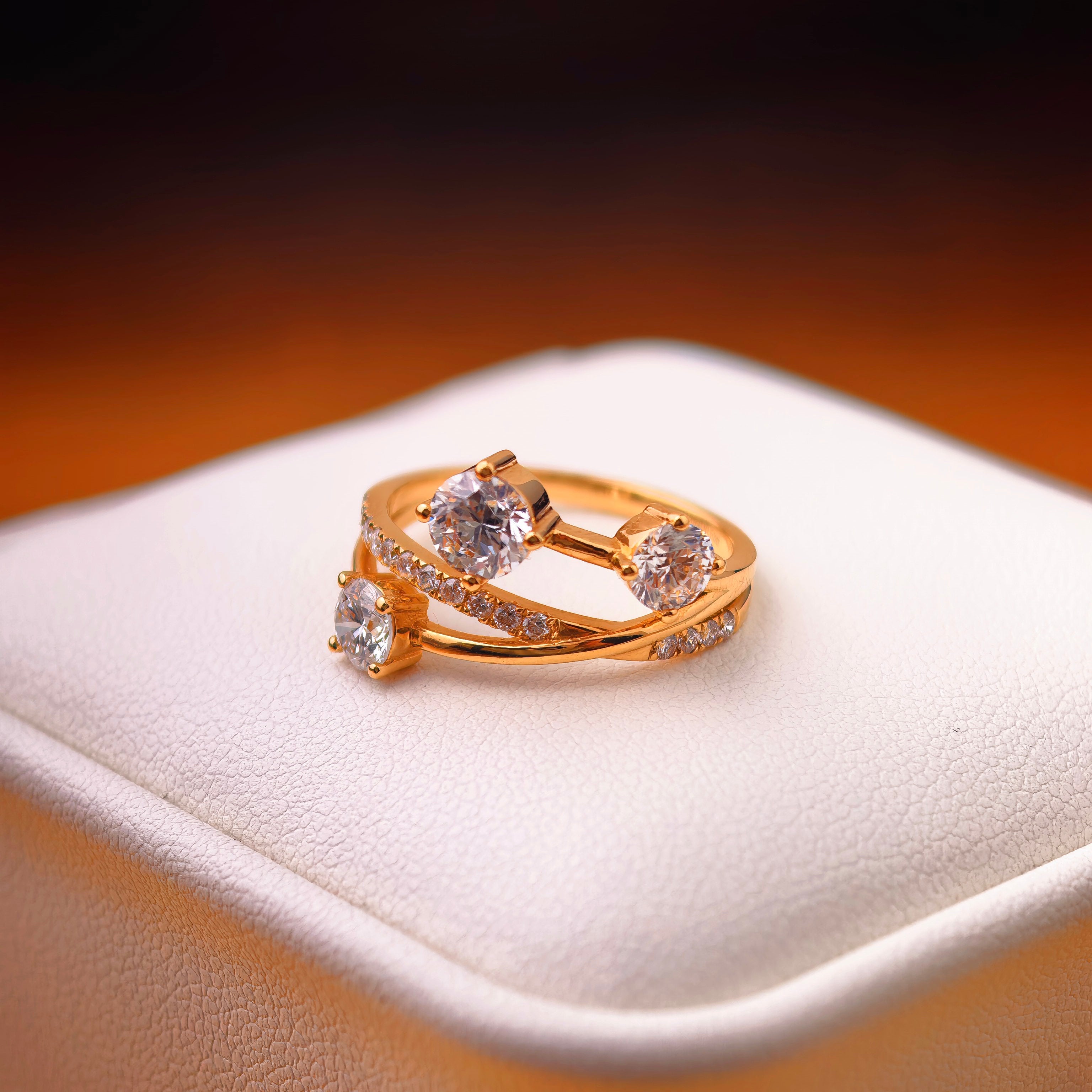 rd005 14K Yellow Gold 2.31 Carat Round Cut Lab-Grown Diamond E VVS2 Ring