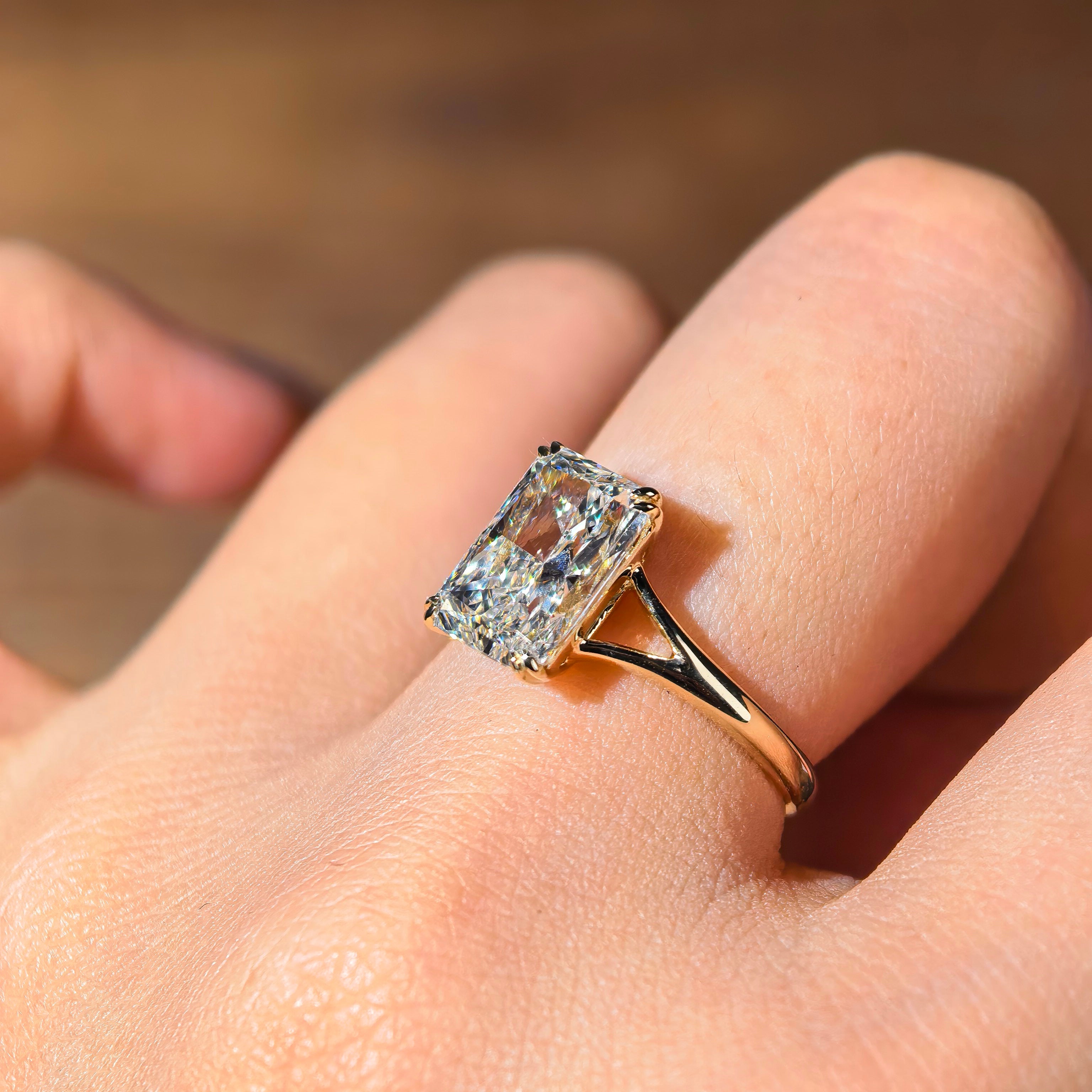 rt003 14K Yellow Gold 3.03 Carat Radiant Cut Lab-Grown Diamond E VVS2 Solitaire Ring
