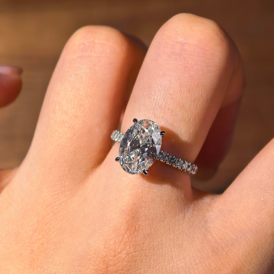 ol003 14k White Gold 3.02 Carat Oval Cut Lab-Grown Diamond E VVS2 Three-Stone Ring