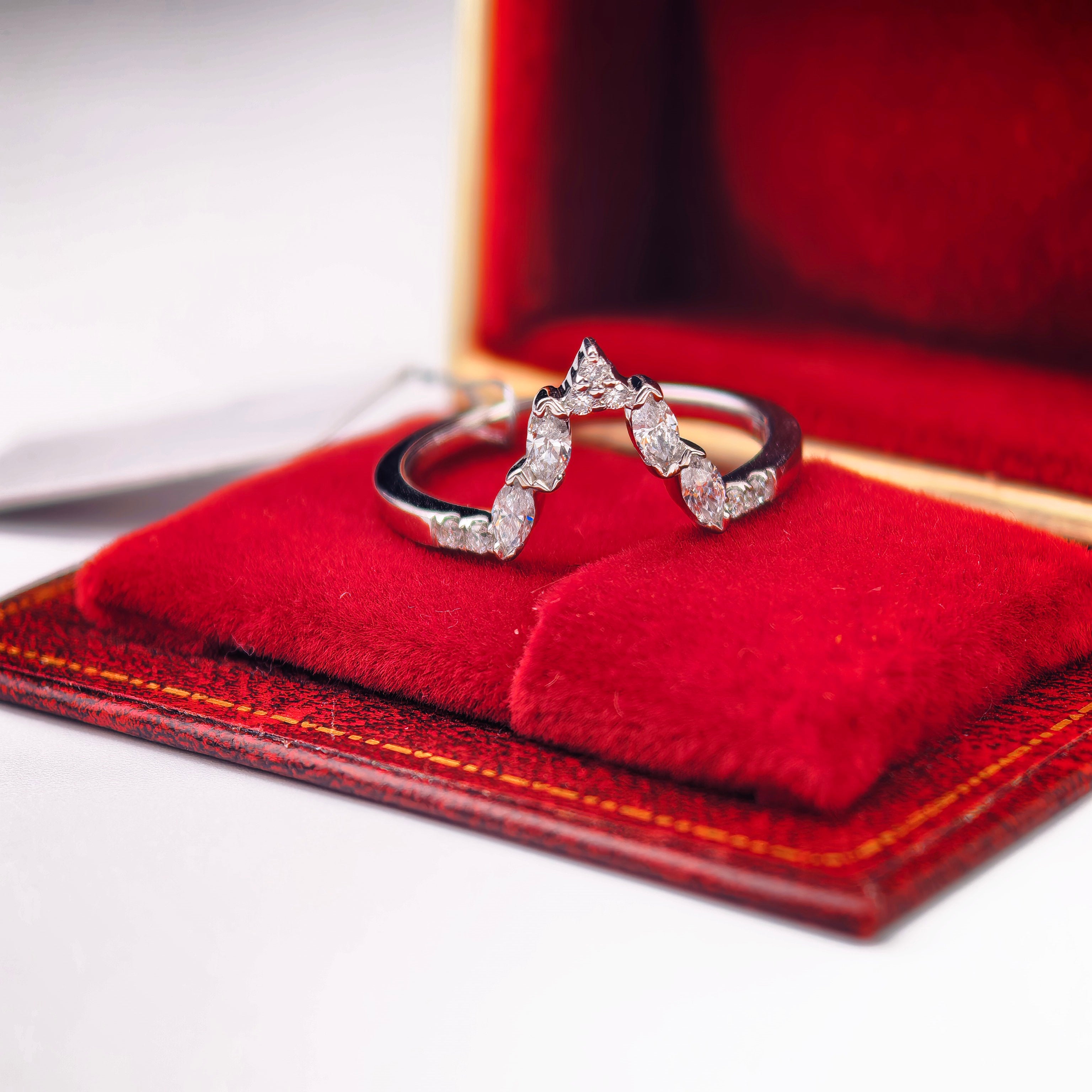 bd003 14k white gold band ring T:2.59 g