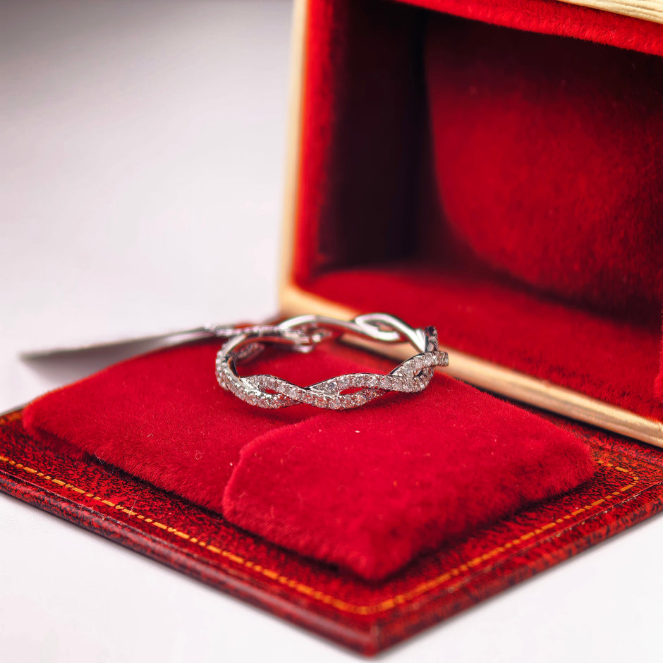 bd004 14k white gold band ring T:1.63g