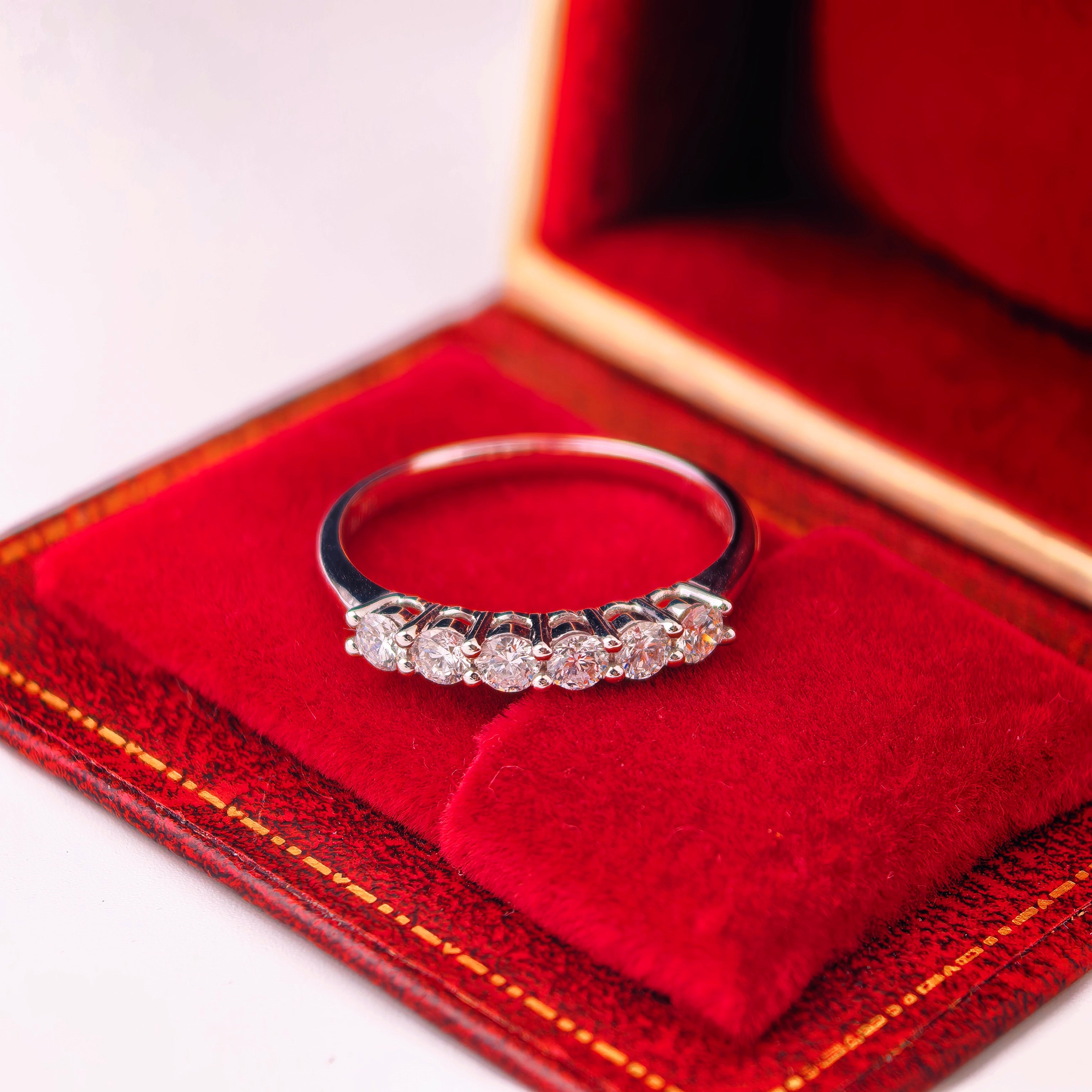 bd013 14k white gold band ring T:2.014 g, D:0.5 ct