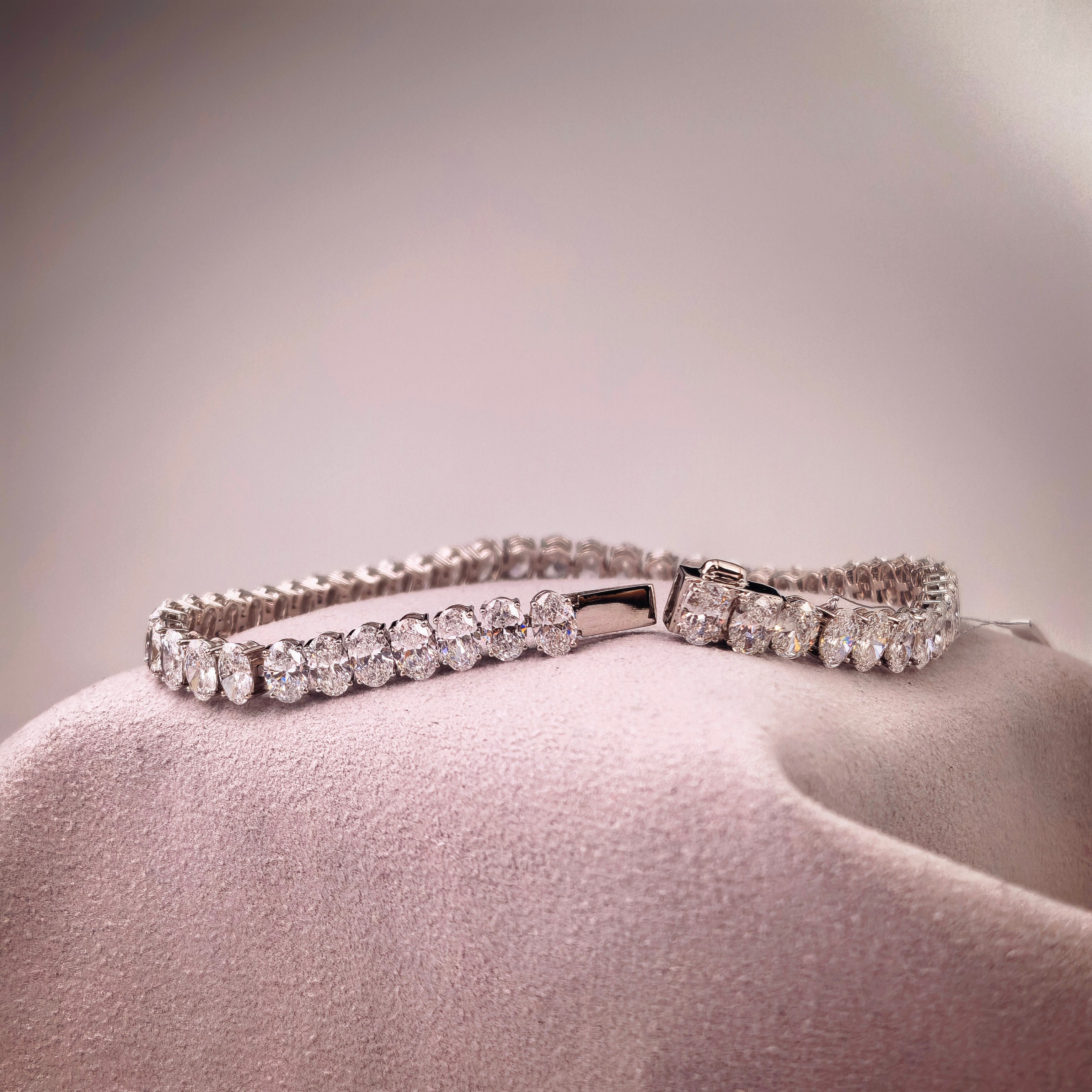 bt1003 14k white gold bracelet T:10.19 D:11.16 ct size16
