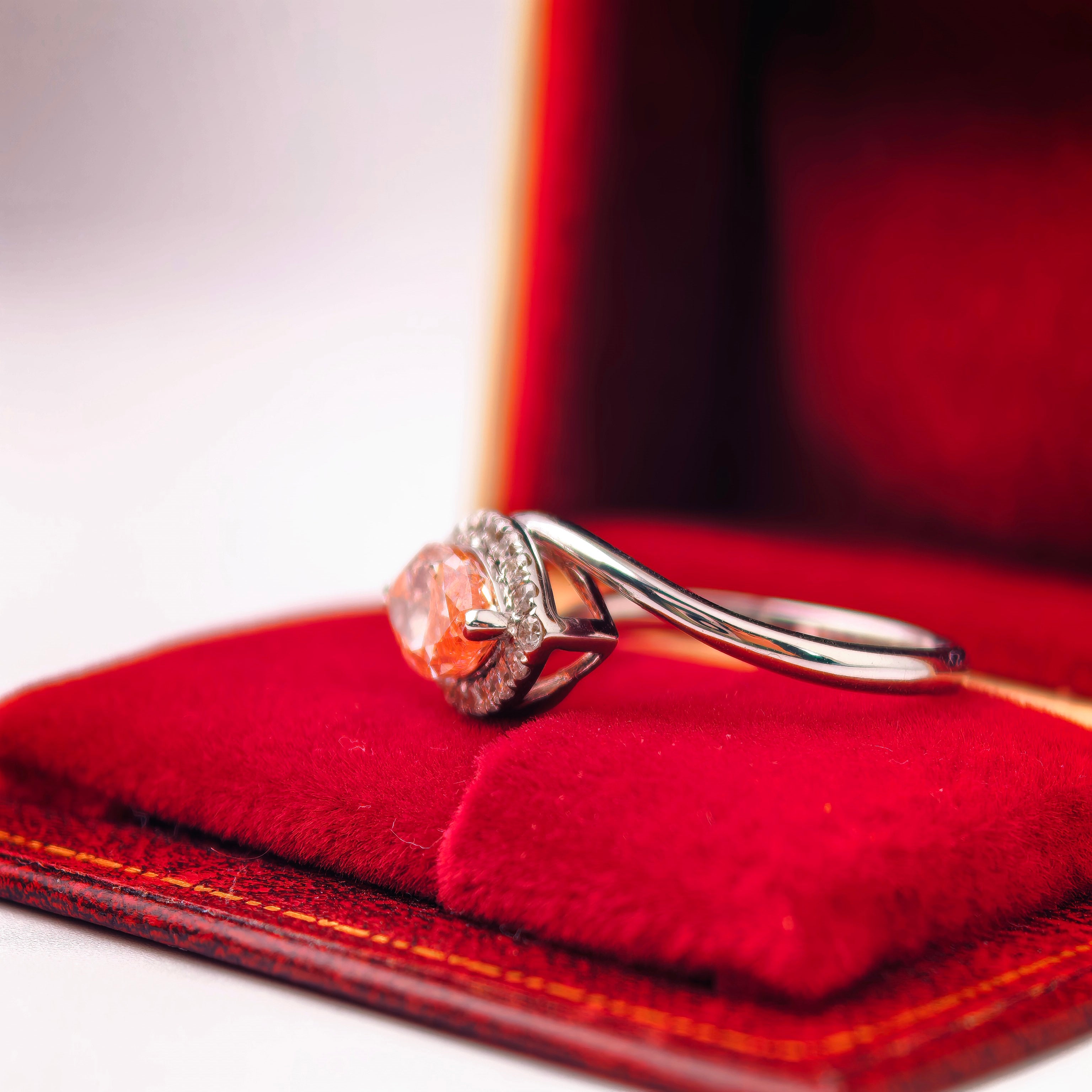 me006 14K White Gold 1.52 Carat Marquise Cut Lab-Grown Diamond E Pink Halo Ring