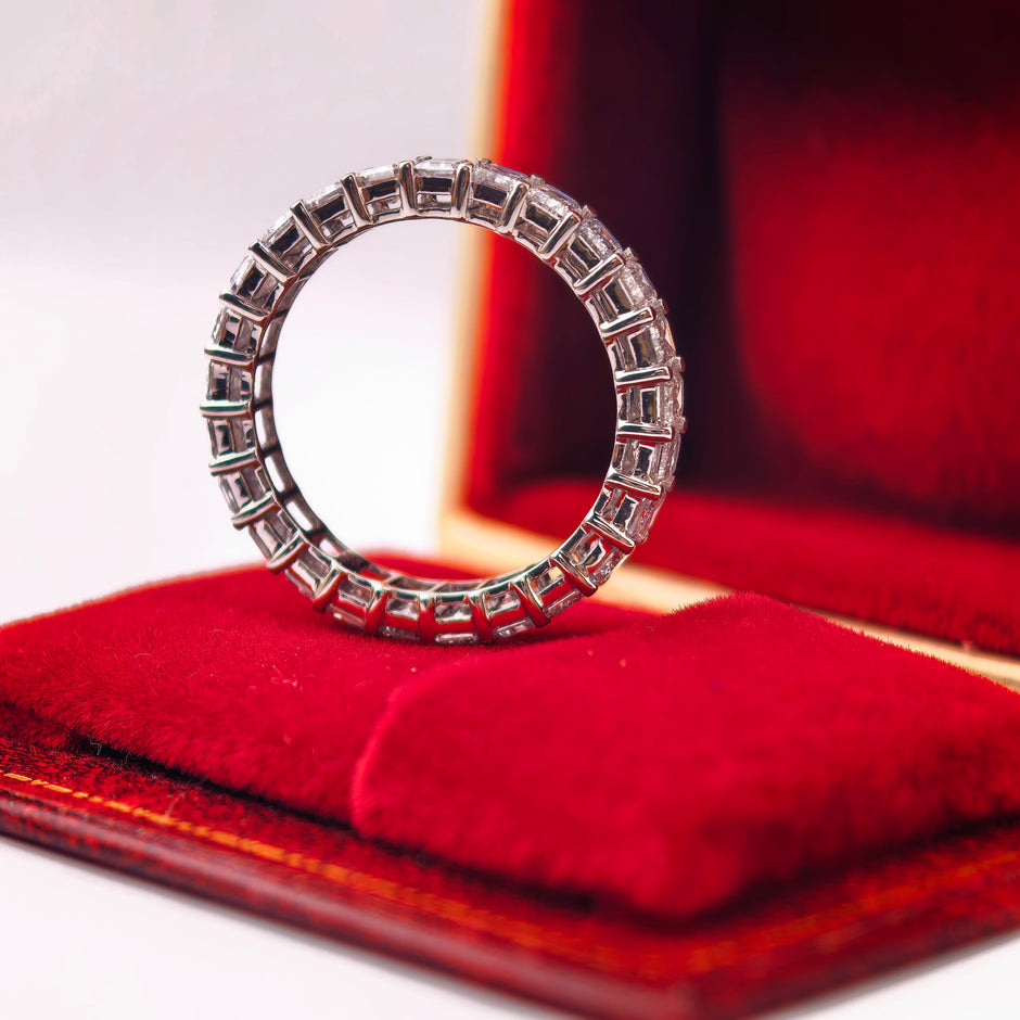 bd011 14k white gold band ring T:2.63 g, D:2.65 ct