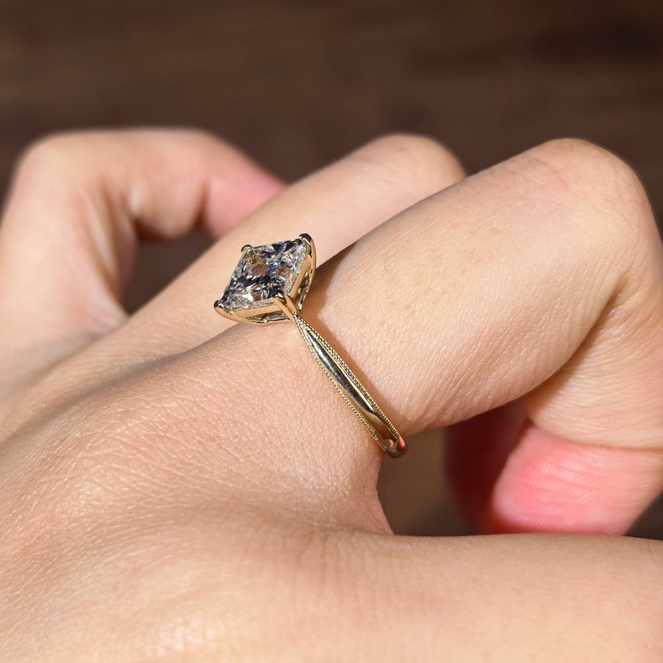 ps002 14K Yellow Gold 2.08 Carat Princess Cut Lab-Grown Diamond E VVS2 Solitaire Ring