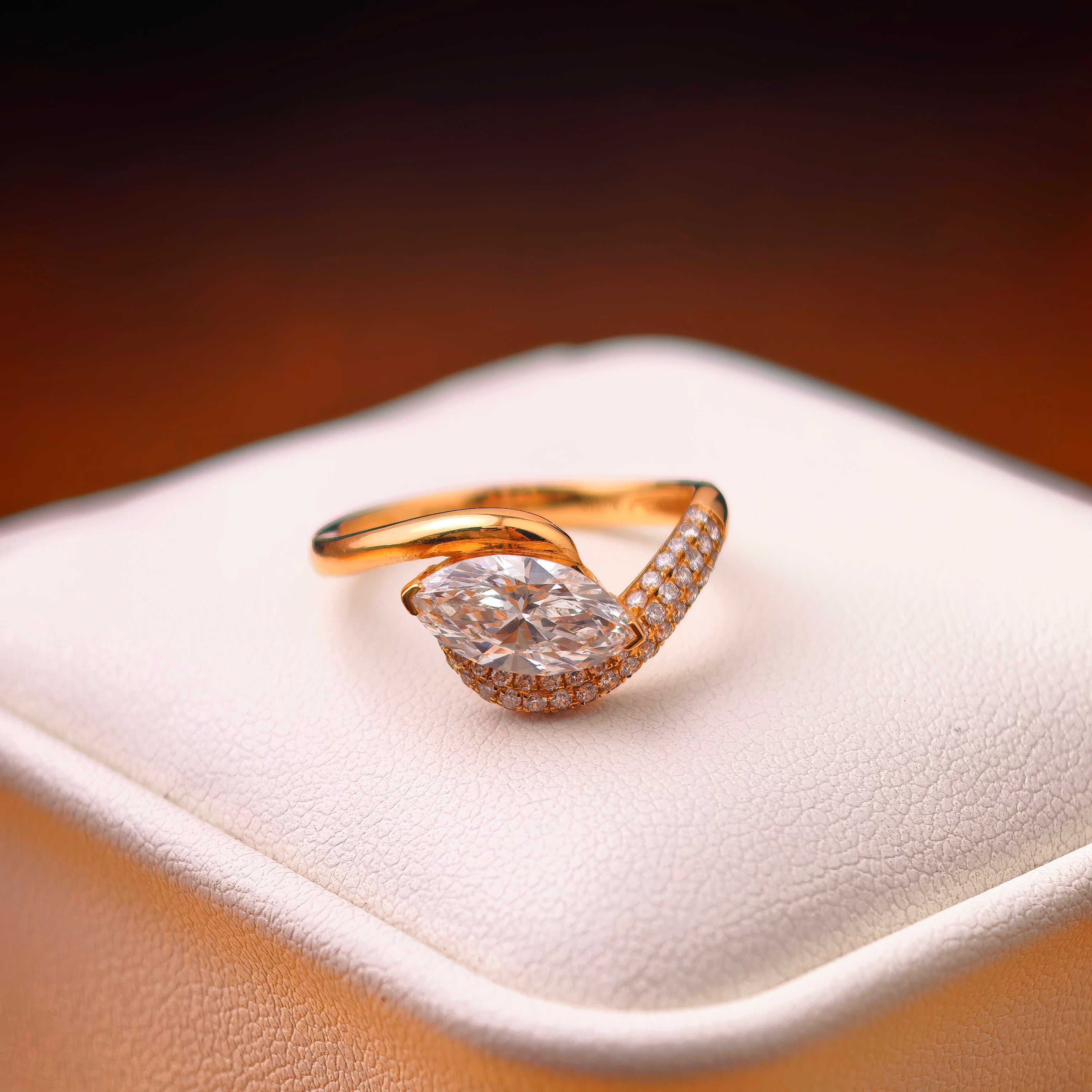 me007 14K Yellow Gold 1.09 Carat Marquise Cut Lab-Grown Diamond E VVS2 Ring